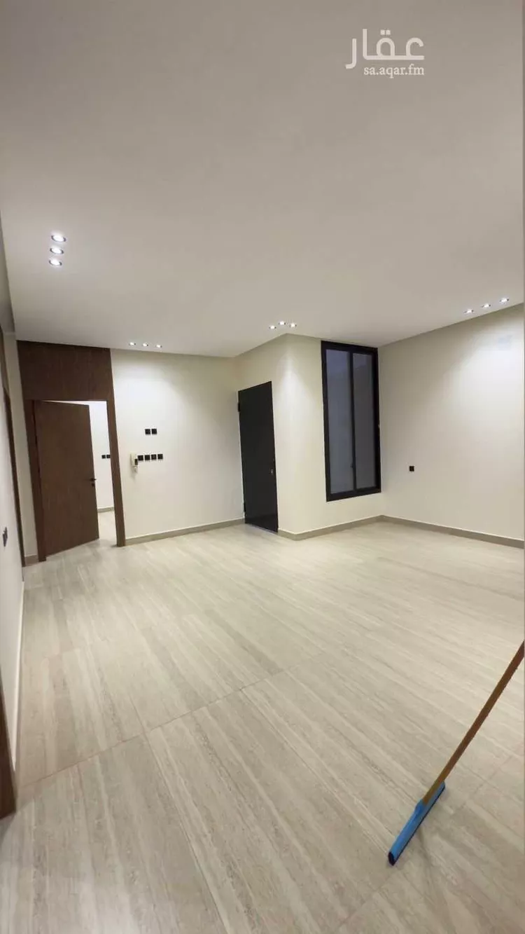 Floor for Sale in Riyadh Dirab 17