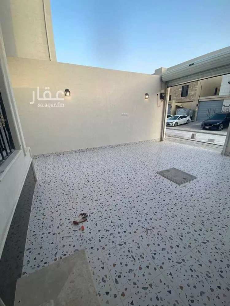 دور للبيع في شارع أبي ذر الحنفي, حي بدر, مدينة الرياض, منطقة الرياض صورة 2