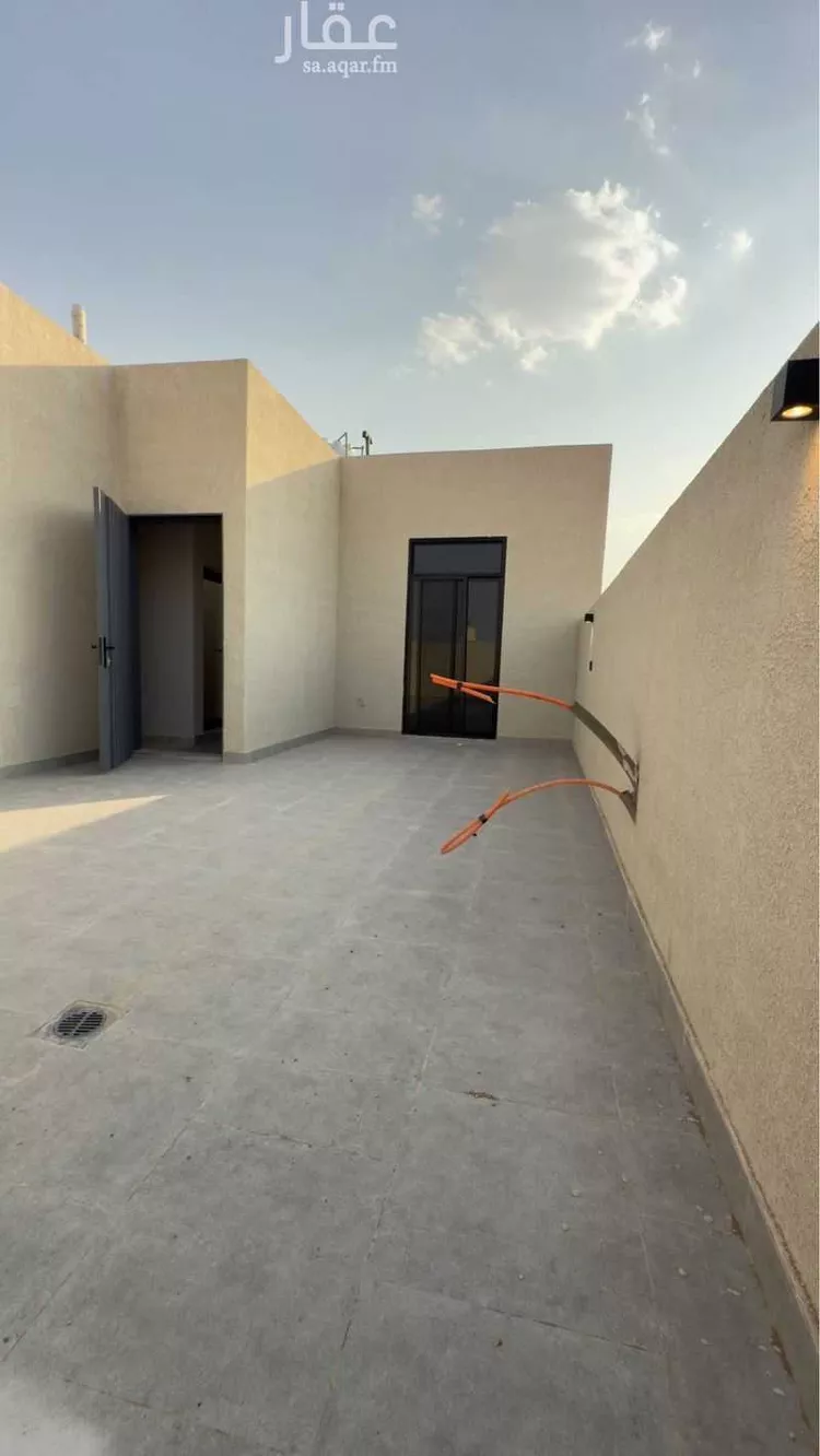 دور للبيع في شارع سهيل بن السمط, حي السويدي الغربي, مدينة الرياض, منطقة الرياض 6
