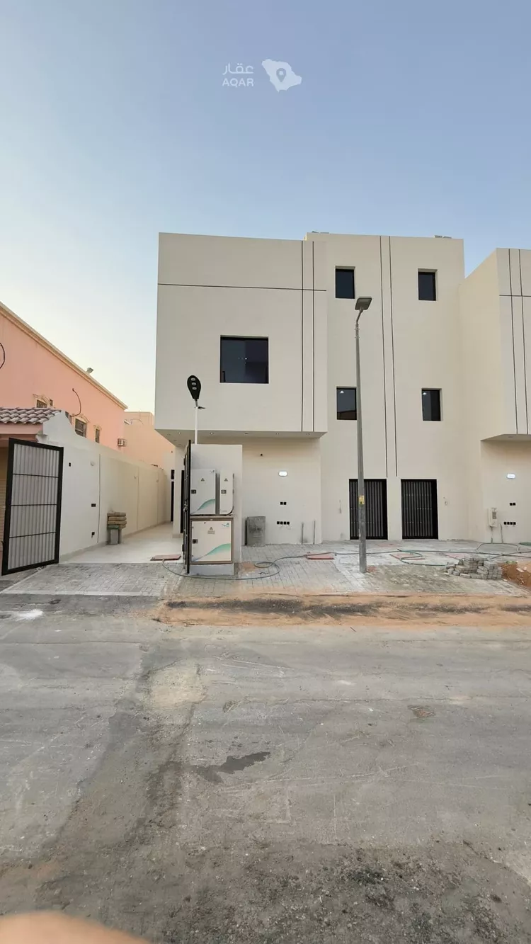 Floor for Sale in Riyadh Az Zahrah