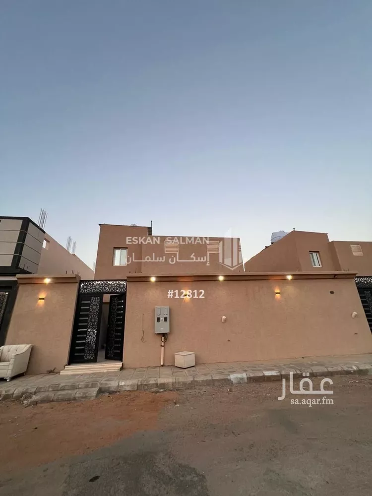 دور للبيع في شارع عمرو ابن غزية النجاري, حي العزيزية, مدينة المدينه المنوره, منطقة المدينة المنورة