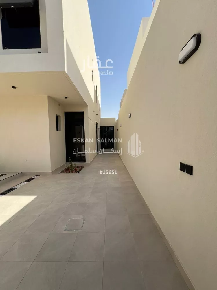 فيلا للبيع في شارع محب الدين القطبي, حي البساتين الشرقي, مدينة بريده, منطقة القصيم صورة 2