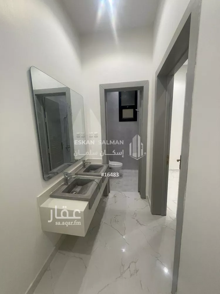 فيلا للبيع في شارع أبي العز الحبشي, حي المرجان, مدينة الرياض, منطقة الرياض صورة 2