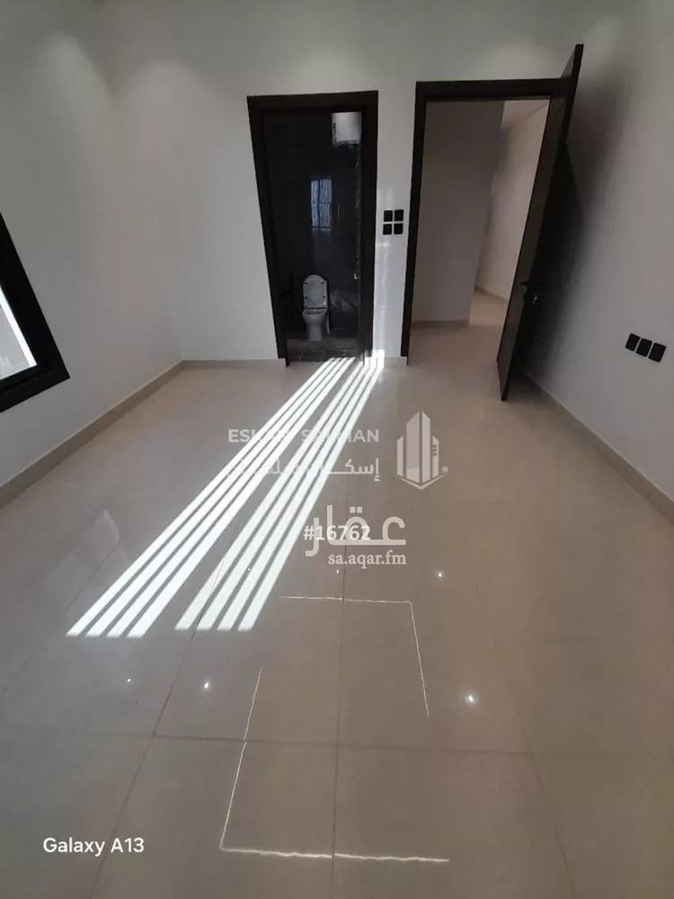 فيلا للبيع في شارع عمر ابن حبيب, حي الجنادرية, مدينة الرياض, منطقة الرياض صورة 2