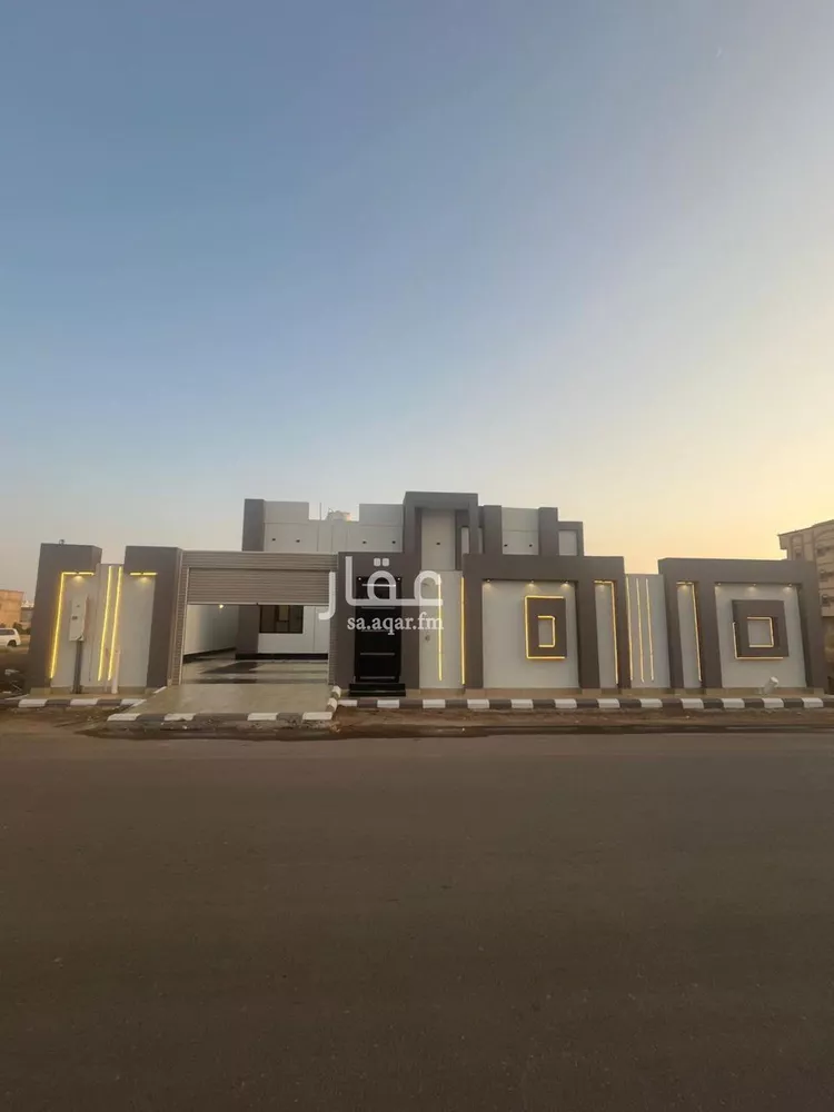 Floor for Sale in Ahad al Masarihah Mokhtara