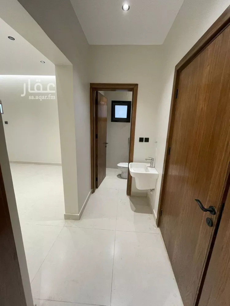 شقة للبيع في شارع أحمد عبد الله الفاسي, حي السويس 2, مدينة جازان, منطقة جازان صورة 4