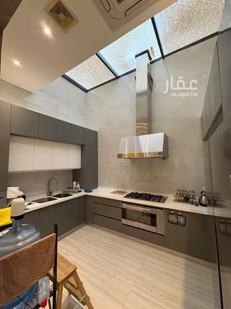 فيلا للإيجار في شارع الحمر, حي العارض, مدينة الرياض, منطقة الرياض صورة 2