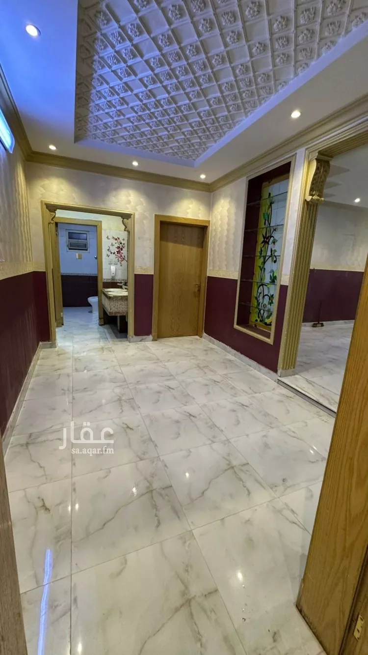 فيلا للبيع في شارع آمنة بنت أبي القاسم, حي العزيزية, مدينة الرياض, منطقة الرياض صورة 2