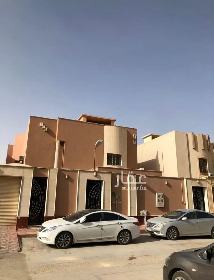 فيلا للبيع في شارع آمنة بنت أبي القاسم, حي العزيزية, مدينة الرياض, منطقة الرياض صورة 2