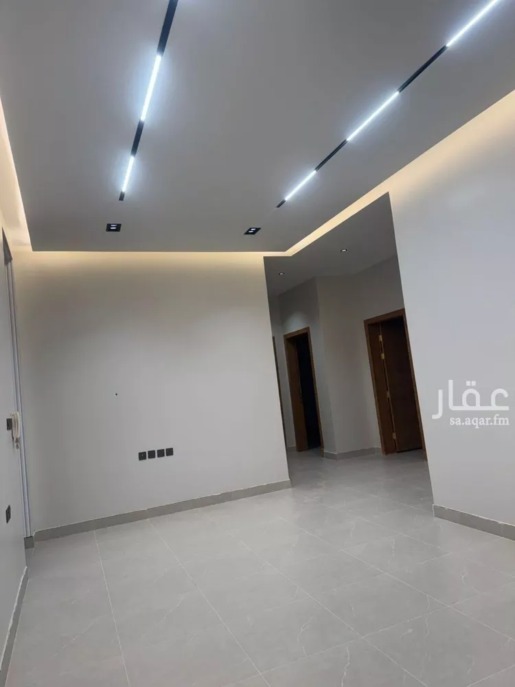 فيلا للبيع في شارع آمنة بنت أبي القاسم, حي العزيزية, مدينة الرياض, منطقة الرياض صورة 4