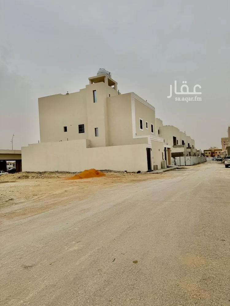 فيلا للبيع في شارع آمنة بنت أبي القاسم, حي العزيزية, مدينة الرياض, منطقة الرياض صورة 2