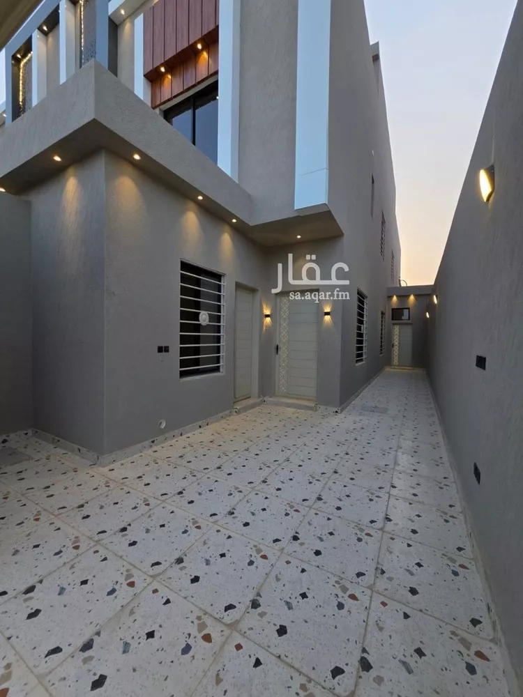 دور للبيع في شارع حجة الإسلام, حي عكاظ, مدينة الرياض, منطقة الرياض
