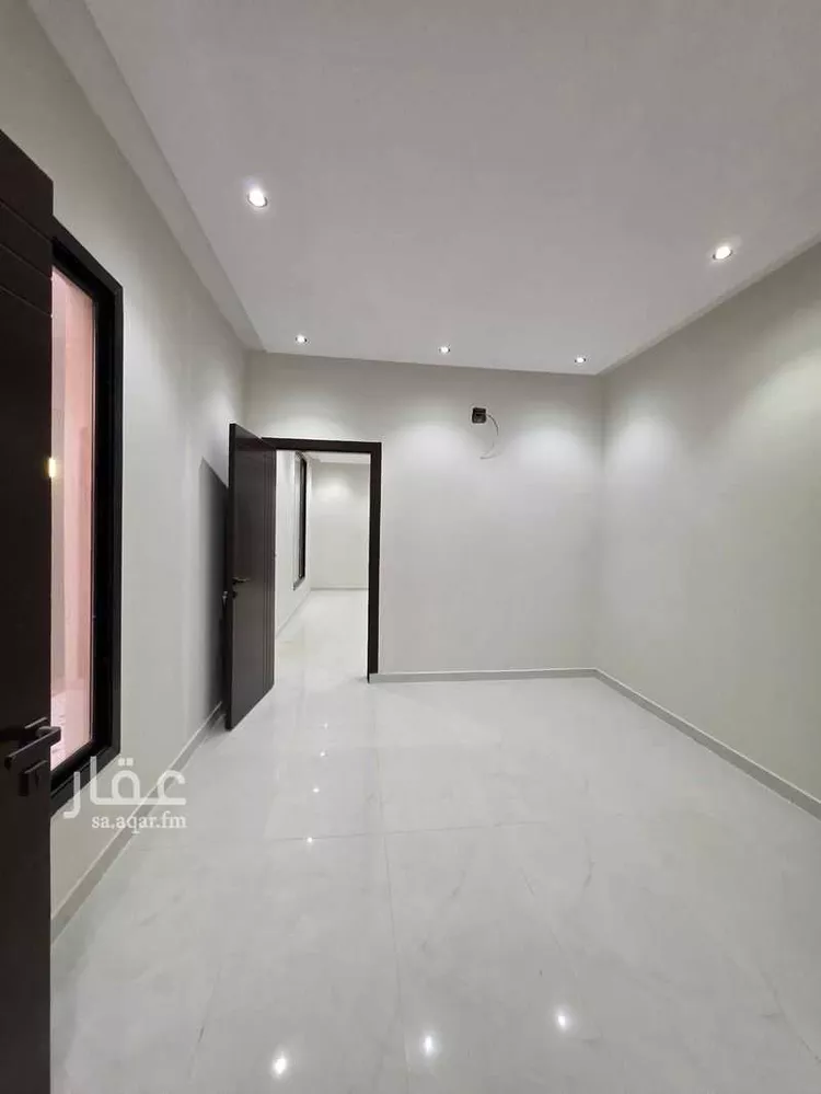 دور للبيع في شارع الغديرين, حي طيبة, مدينة الرياض, منطقة الرياض صورة 3