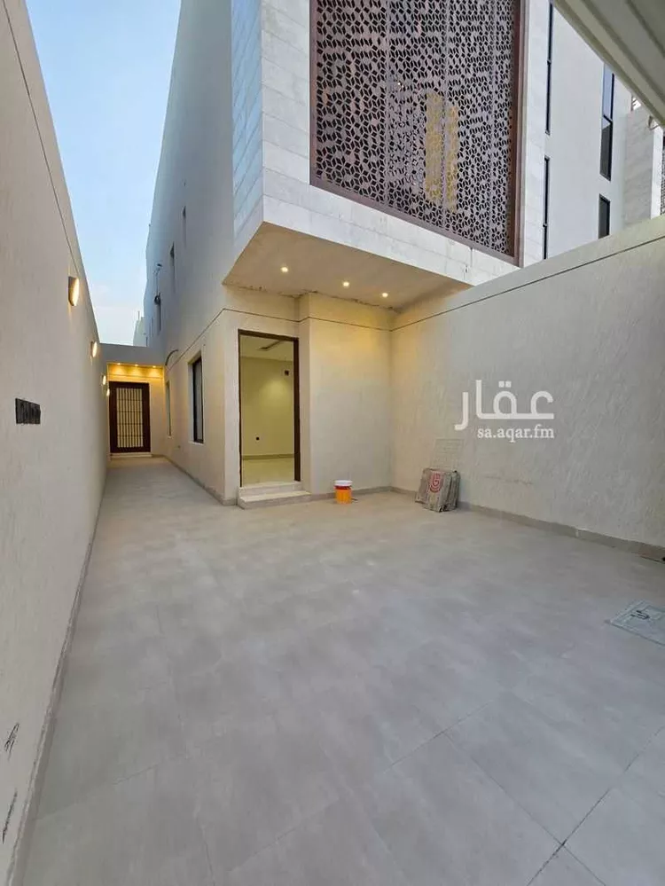 دور للبيع في شارع المبذرين , حي طويق, مدينة الرياض, منطقة الرياض صورة 2