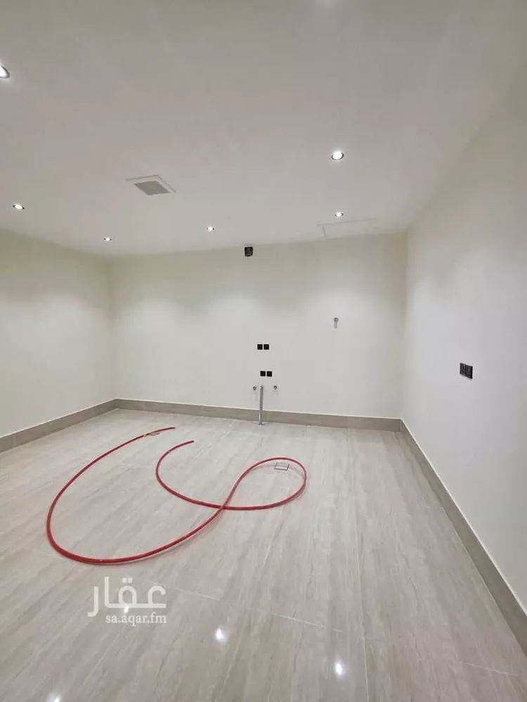 دور للبيع في شارع فارس الأزدى, حي عكاظ, مدينة الرياض, منطقة الرياض صورة 3