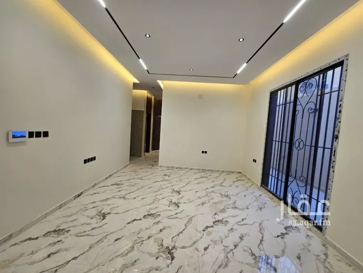 دور للبيع في شارع محمد المبارك, حي بدر, مدينة الرياض, منطقة الرياض صورة 4