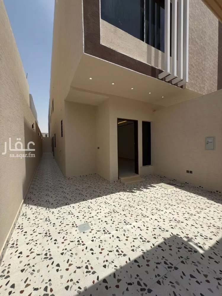 Floor for Sale in Riyadh Badr