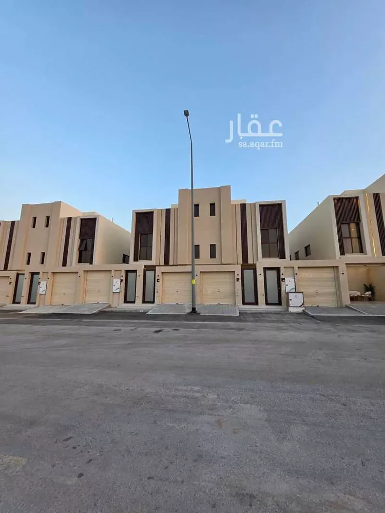 دور للبيع في شارع القناني, حي عكاظ, مدينة الرياض, منطقة الرياض