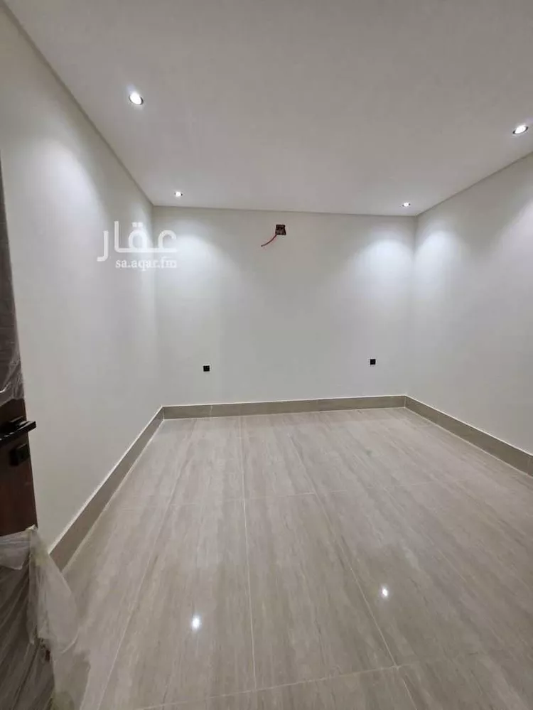 فيلا للبيع في شارع فارس الأزدى, حي عكاظ, مدينة الرياض, منطقة الرياض 12