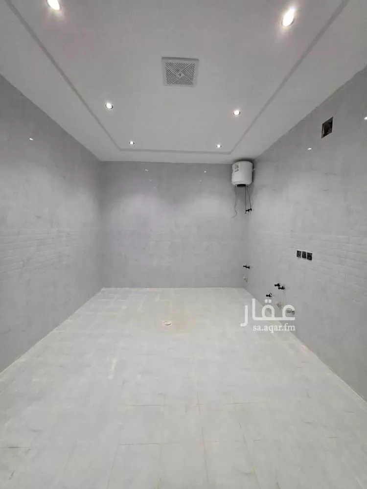 دور للبيع في شارع الغديرين, حي طيبة, مدينة الرياض, منطقة الرياض صورة 4
