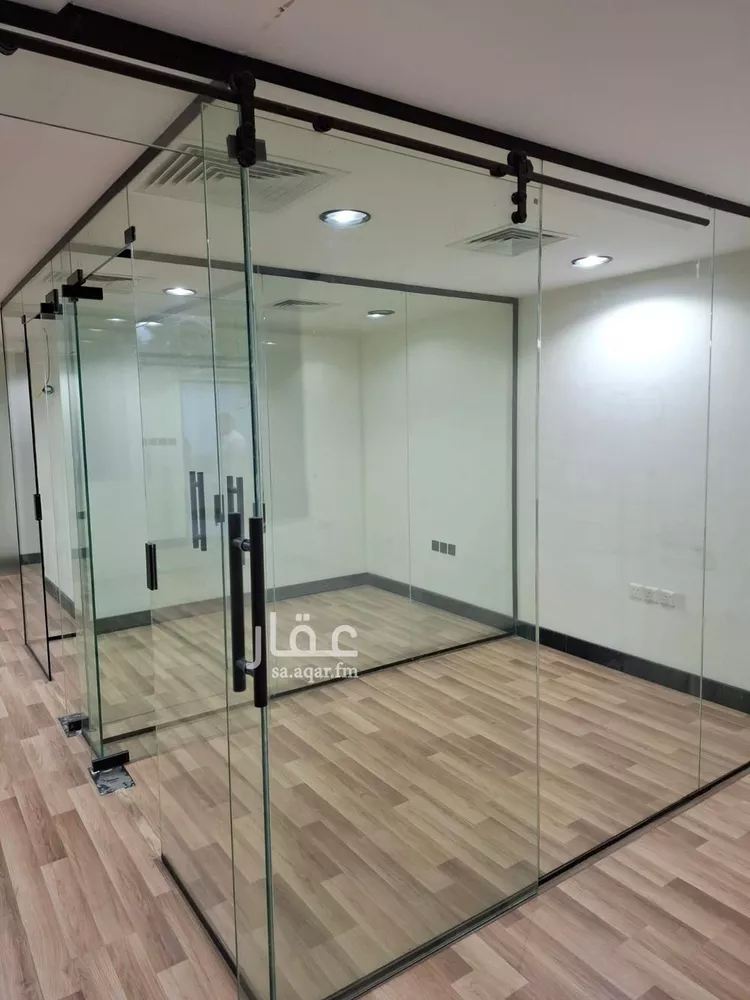 Commercial Office for Rent in Riyadh Al Yasmin صورة 4