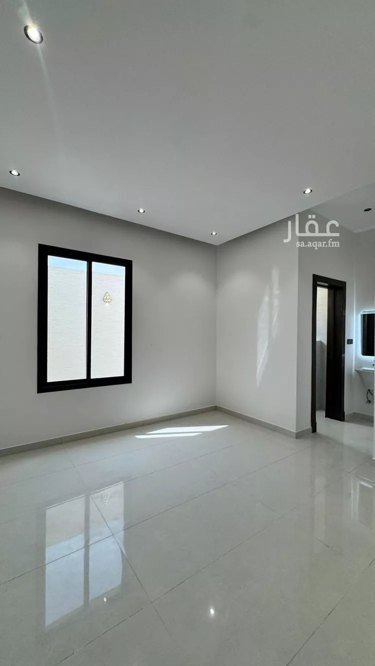 Floor for Sale in Riyadh Al Janadriyah 9