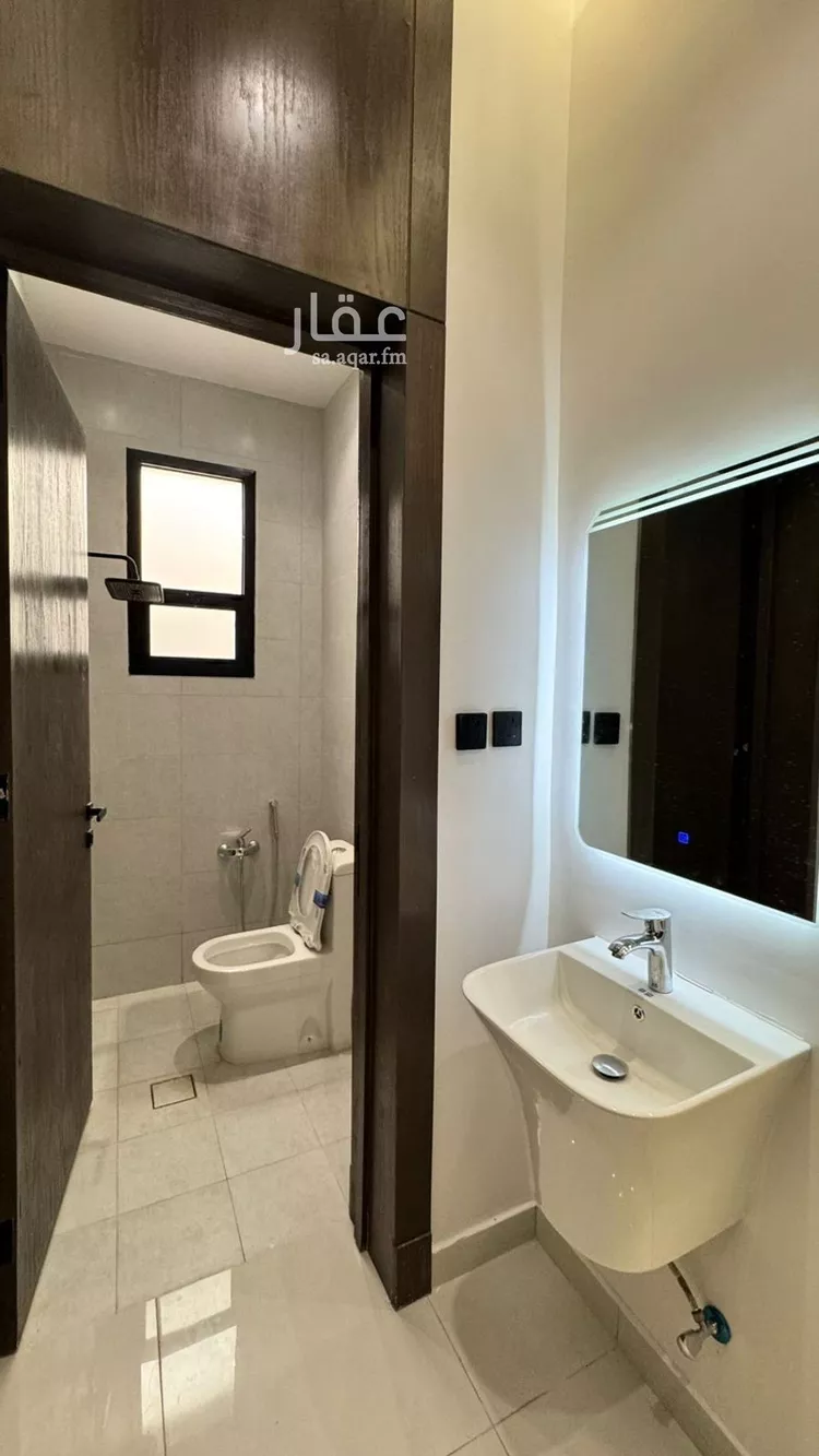 Floor for Sale in Riyadh Al Janadriyah 8