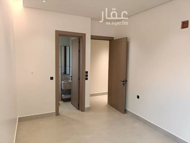 دور للبيع في شارع, حي المعيزيلة, مدينة الرياض, منطقة الرياض صورة 3