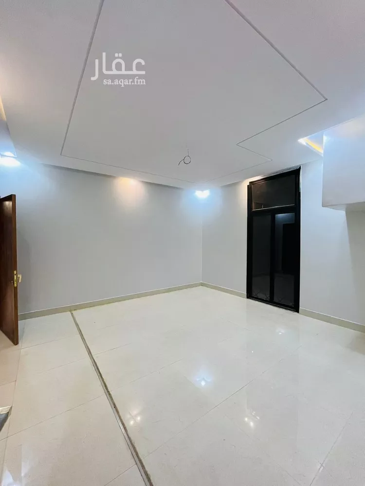 فيلا للبيع في شارع علاء الدين عبدالباقي, حي الرمال, مدينة الرياض, منطقة الرياض 8