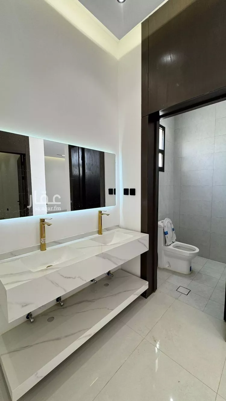 Floor for Sale in Riyadh Al Janadriyah 7