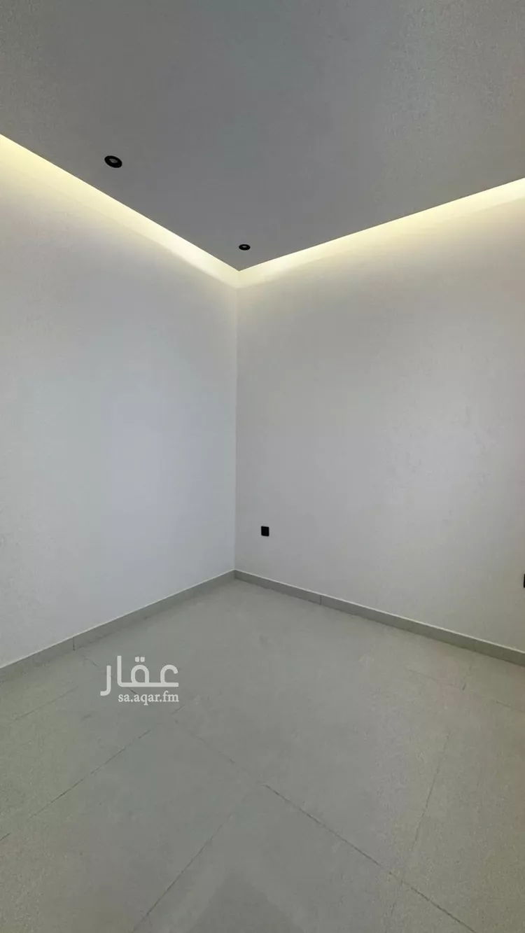 Floor for Sale in Riyadh Al Janadriyah 8
