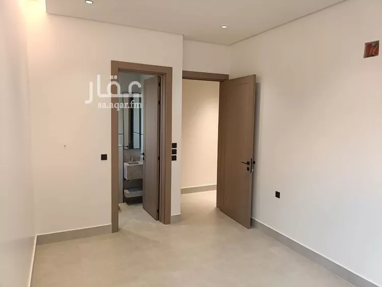 دور للبيع في شارع, حي المعيزيلة, مدينة الرياض, منطقة الرياض صورة 3