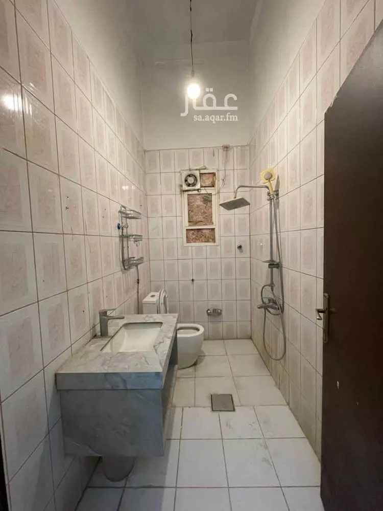 فيلا للإيجار في شارع إدريس بن العباس, حي الملك فيصل, مدينة الرياض, منطقة الرياض صورة 3