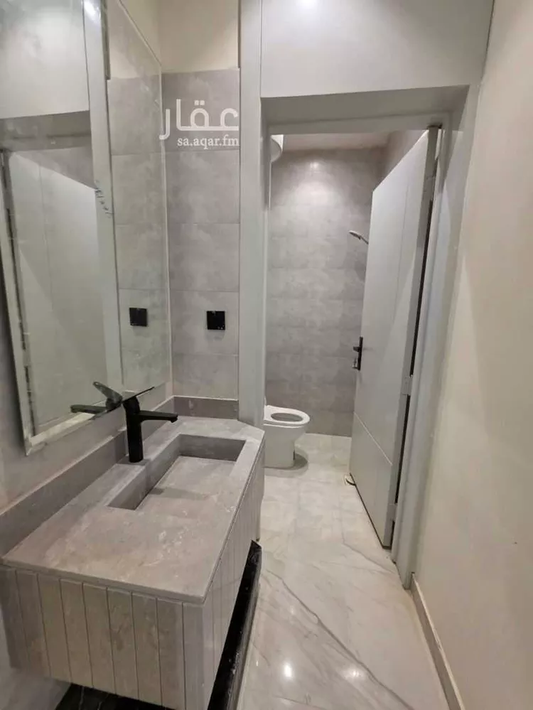 فيلا للبيع في شارع أبي عبدالله الصقلي, حي عكاظ, مدينة الرياض, منطقة الرياض 7