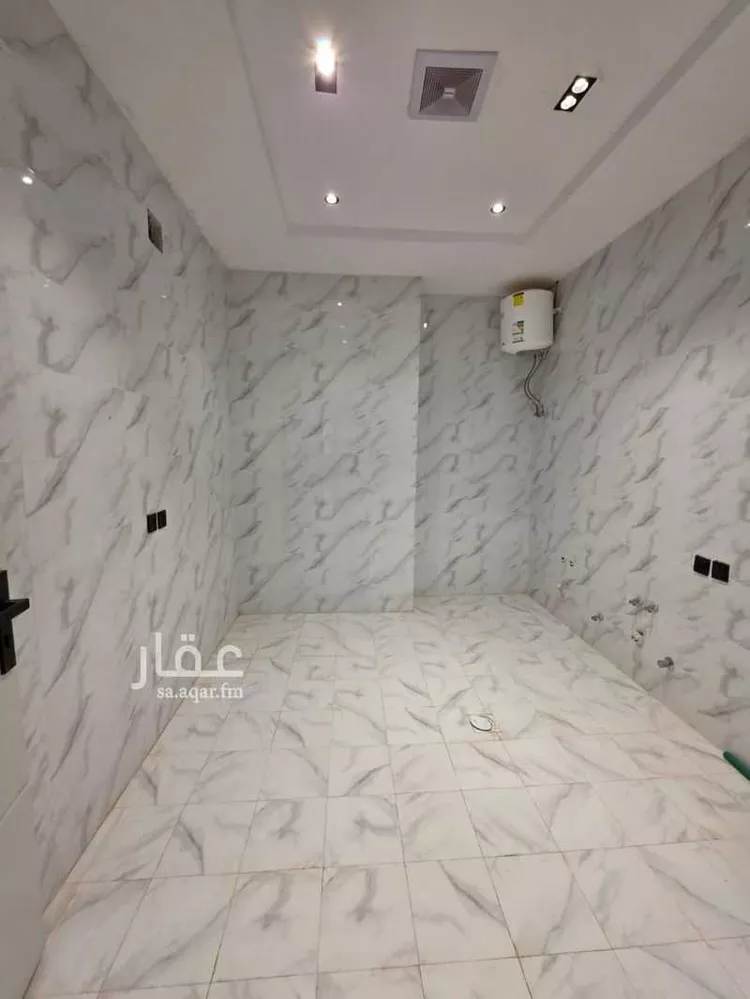 فيلا للبيع في شارع أبي عبدالله الصقلي, حي عكاظ, مدينة الرياض, منطقة الرياض 9