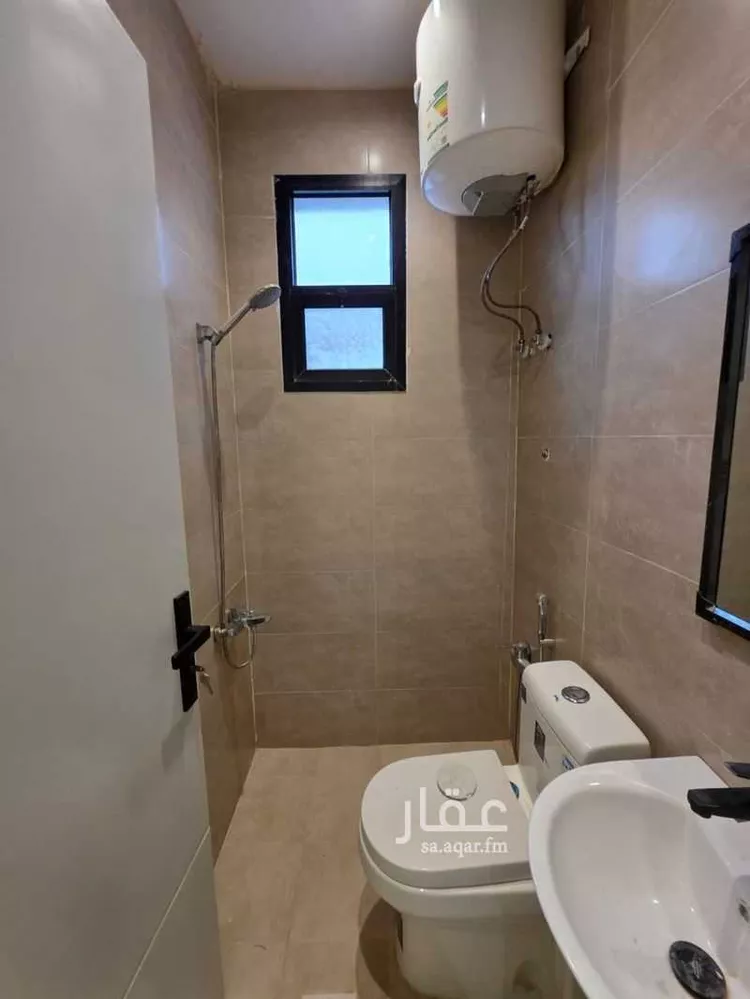 فيلا للبيع في شارع أبي عبدالله الصقلي, حي عكاظ, مدينة الرياض, منطقة الرياض 8