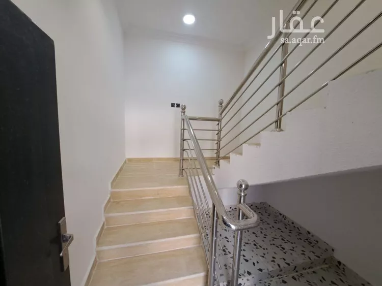 دور للبيع في شارع مالك بن الحارث, حي بدر, مدينة الرياض, منطقة الرياض صورة 3