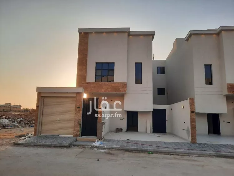 دور للبيع في شارع حسن الفخري, حي عكاظ, مدينة الرياض, منطقة الرياض