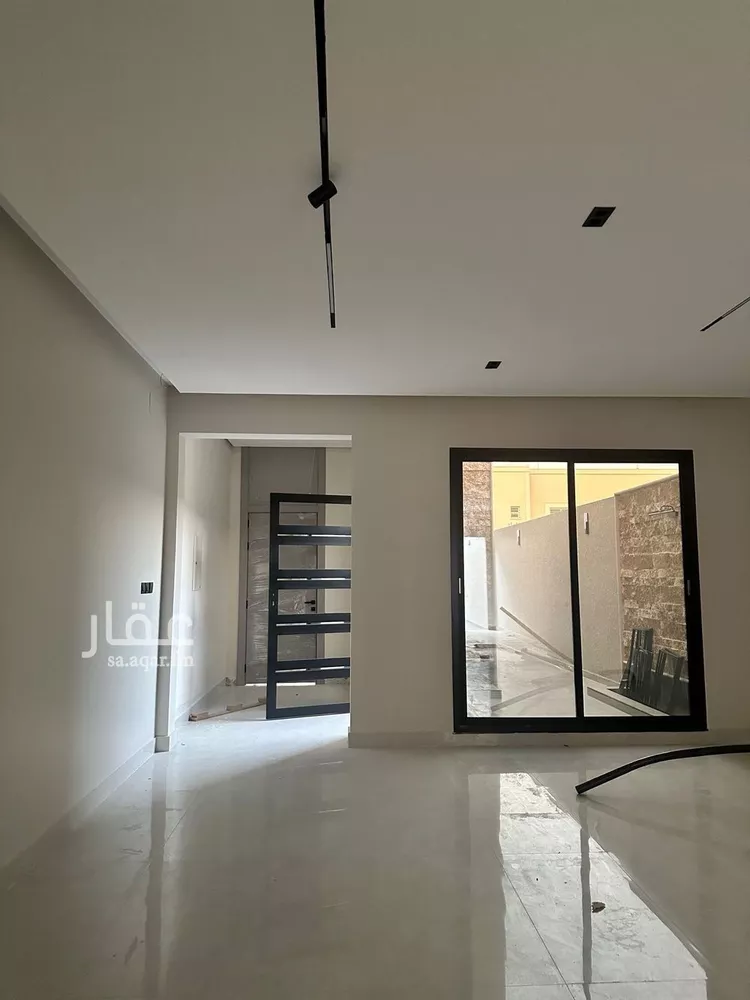 فيلا للبيع في شارع محمد بن أحمد الذروي, حي الملك فهد, مدينة عنيزة, منطقة القصيم صورة 2