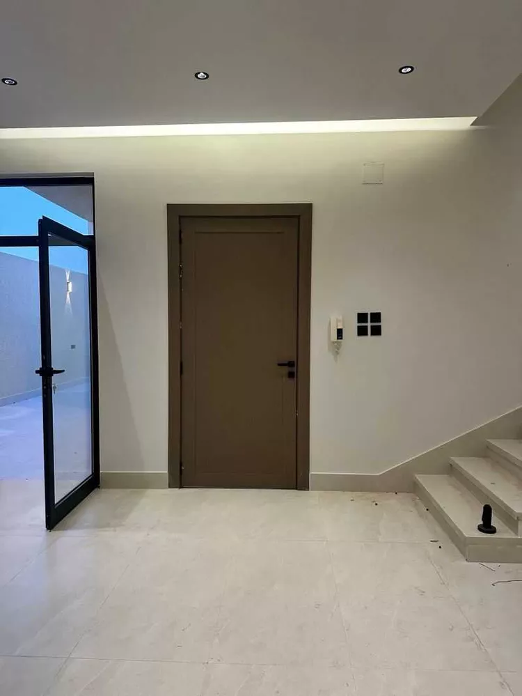 Villa for Sale in Unayzah Ishbiliyah ุตูุฑุฉ 2