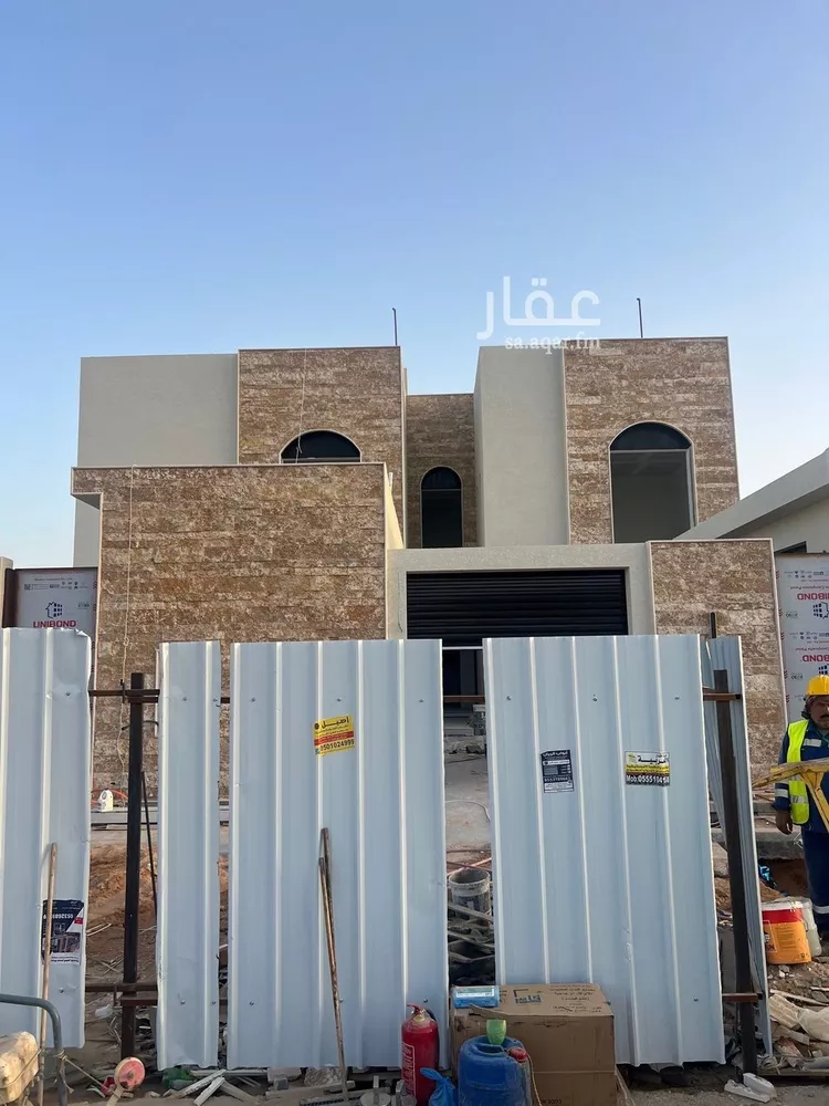 فيلا للبيع في شارع عايد بن دغيم بن عوض الحربي, حي الملك فهد, مدينة عنيزة, منطقة القصيم صورة 3