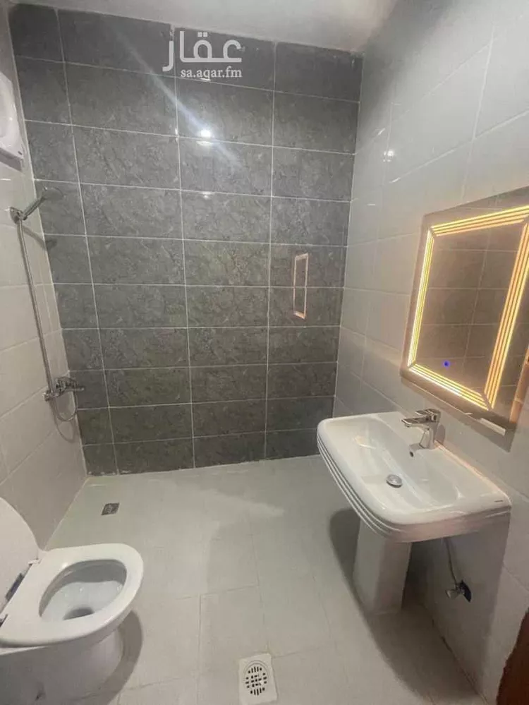 شقة للإيجار في شارع شهيد الدين والوطن جندي/ عثمان المطيري, حي الفيصلية الجنوبية, مدينة تبوك, منطقة تبوك صورة 4
