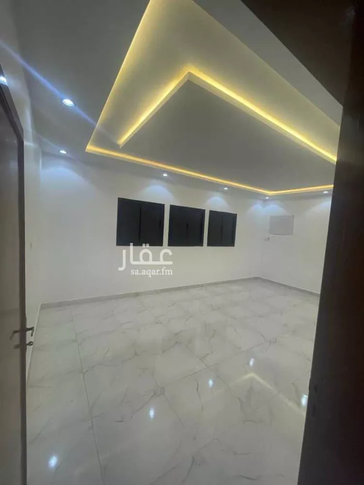 شقة للإيجار في شارع شهيد الدين والوطن جندي/ عثمان المطيري, حي الفيصلية الجنوبية, مدينة تبوك, منطقة تبوك صورة 2