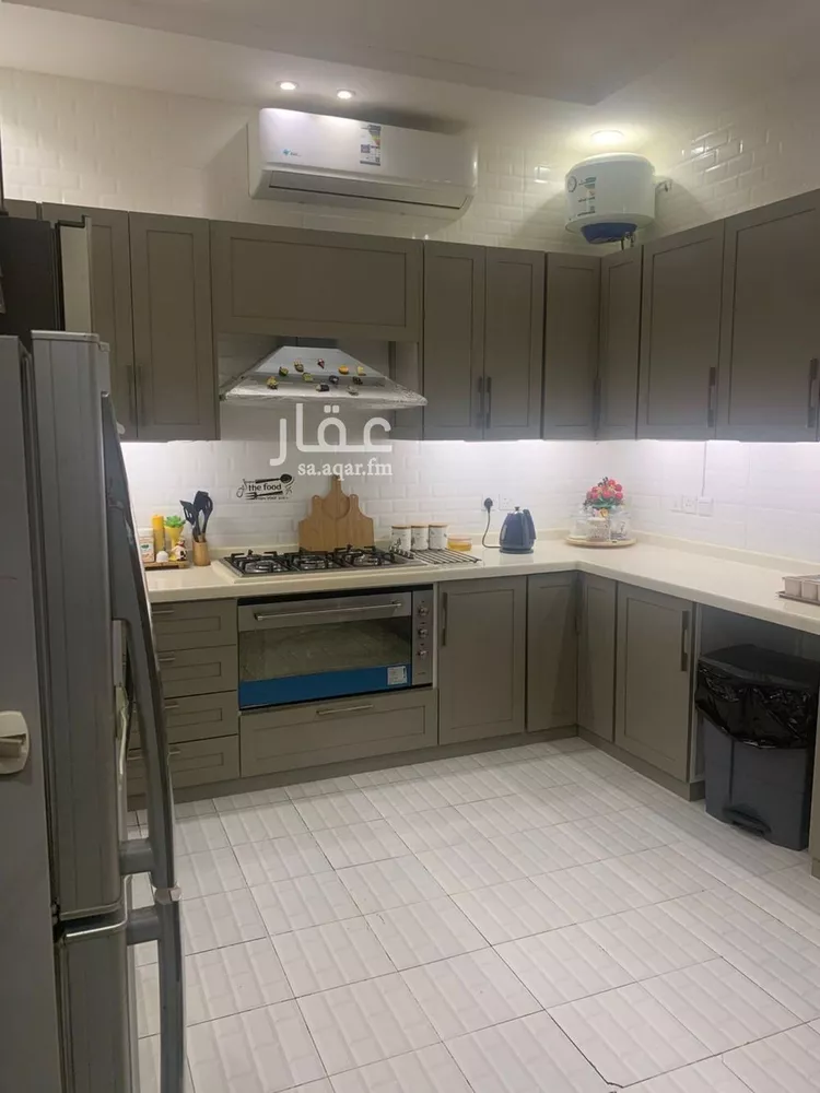 فيلا للبيع في شارع يحيى بن جزلة, حي الرمال, مدينة الرياض, منطقة الرياض صورة 2