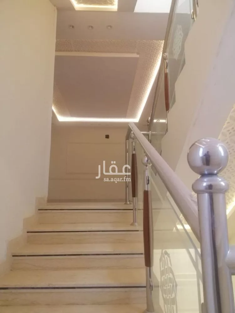 فيلا للبيع في شارع رفاعة بن عرادة, حي عكاظ, مدينة الرياض, منطقة الرياض صورة 4