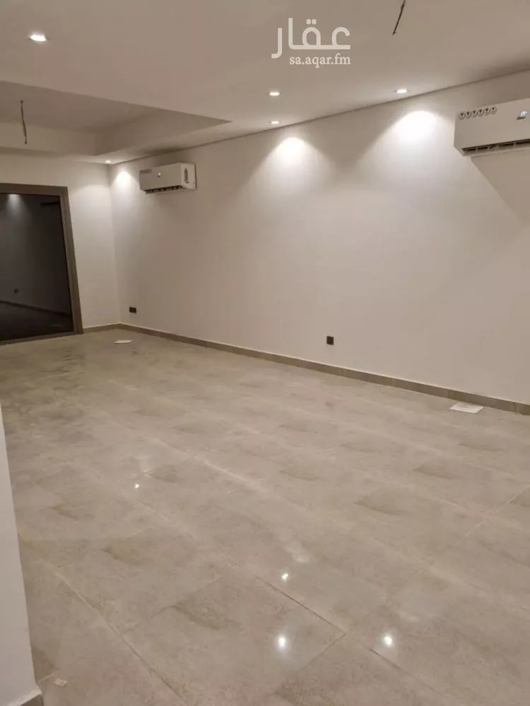 فيلا للبيع في شارع راشد بن جريس, حي النرجس, مدينة الرياض, منطقة الرياض صورة 3