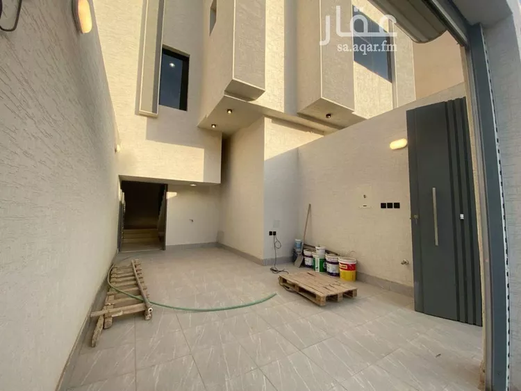 Floor for Sale in Riyadh Badr