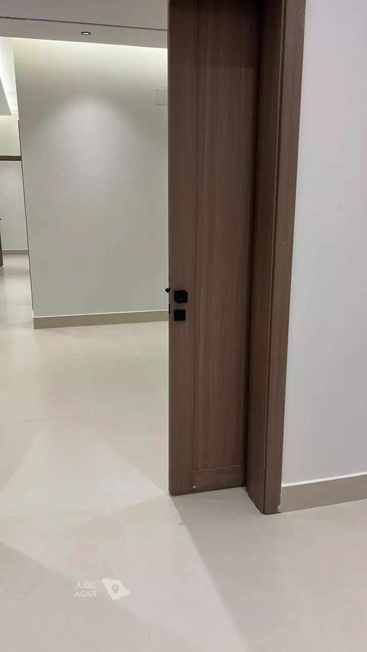 دور للبيع في شارع محارب بن دثار, حي بدر, مدينة الرياض, منطقة الرياض صورة 4