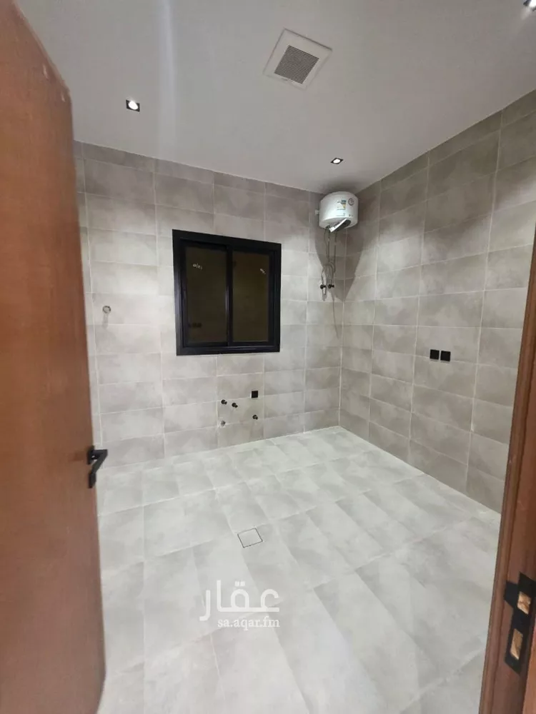 دور للبيع في شارع حسين بن حمد, حي طيبة, مدينة الرياض, منطقة الرياض صورة 3