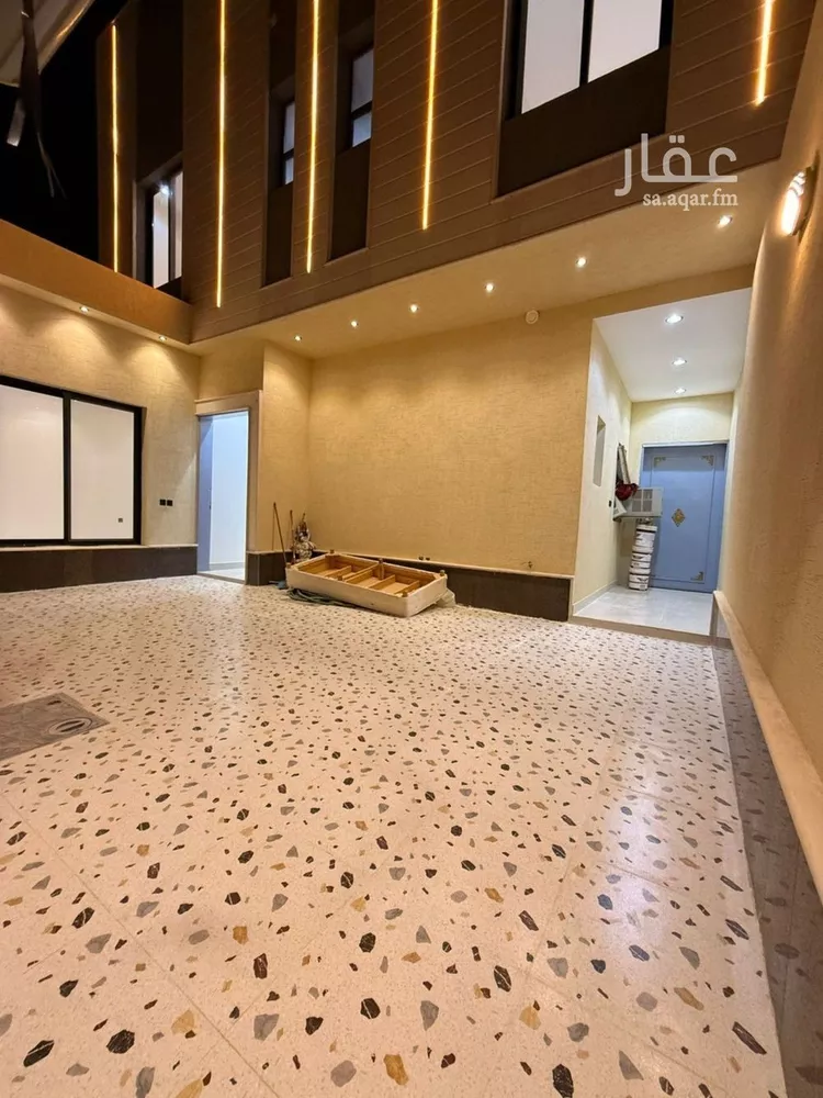 فيلا للبيع في شارع عبدالرحمن ابن مقبل, حي عكاظ, مدينة الرياض, منطقة الرياض صورة 2